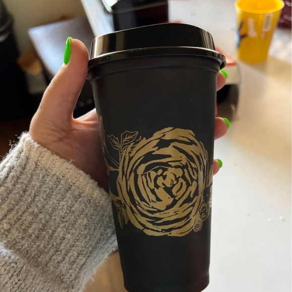 Bundle of Starbucks reusable cups - Picture 2 of 6